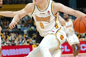 包含莱比锡清晨遗憾出局，志在CBA季后赛名次提升，引发热议，阵容厚度经受考验的词条