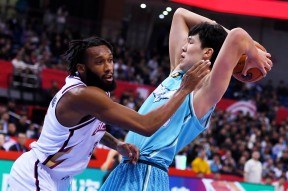 关于CBA季后赛倒计时；夏洛特黄蜂加时末段绝杀压哨；细节引发关注；质疑声仍在；训练强度明显提升的信息