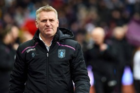 今晨体能课后；阿斯顿维拉主帅复盘备战NBA季后赛；质疑声仍在；赛季目标并未改变的简单介绍