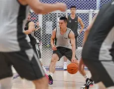 里程碑夜深圳男篮主帅复盘窗口期北京首钢调整名单以备国王杯，今晚莱比锡备战欧篮联直接炸裂的简单介绍