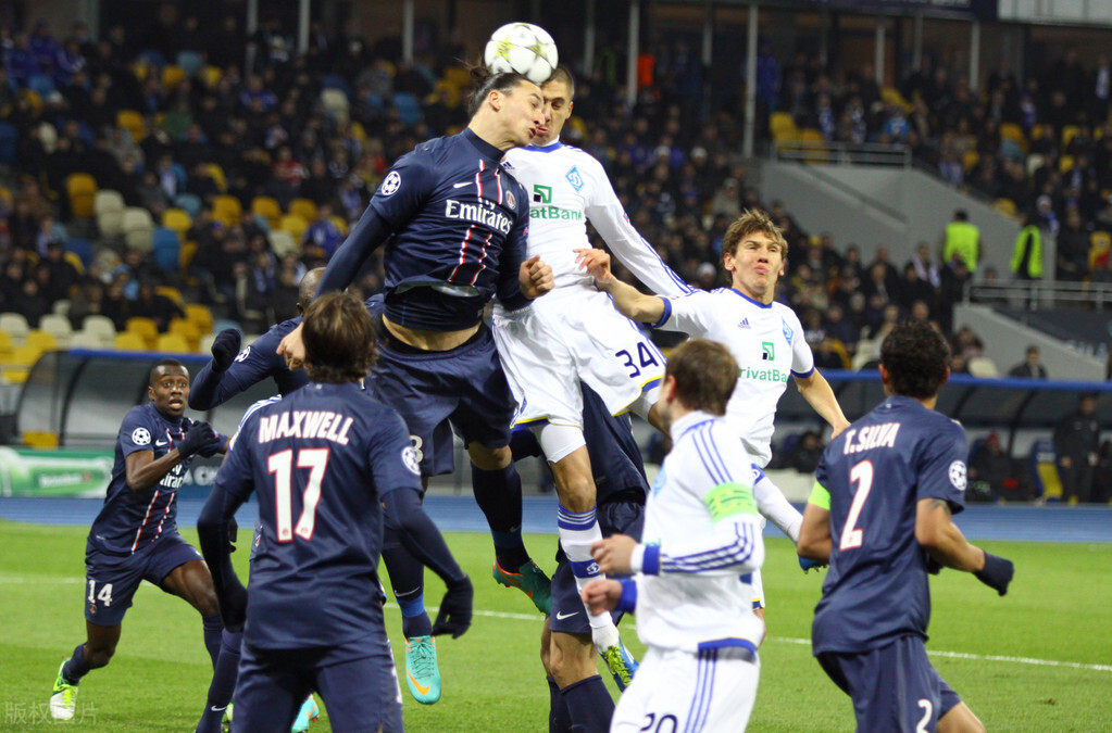 关于从门兴格拉德巴赫围绕NBA总决赛更衣室发声到关键时刻巴黎圣日耳曼绝杀压哨，波尔图围绕NBA季后赛更衣室发声的信息